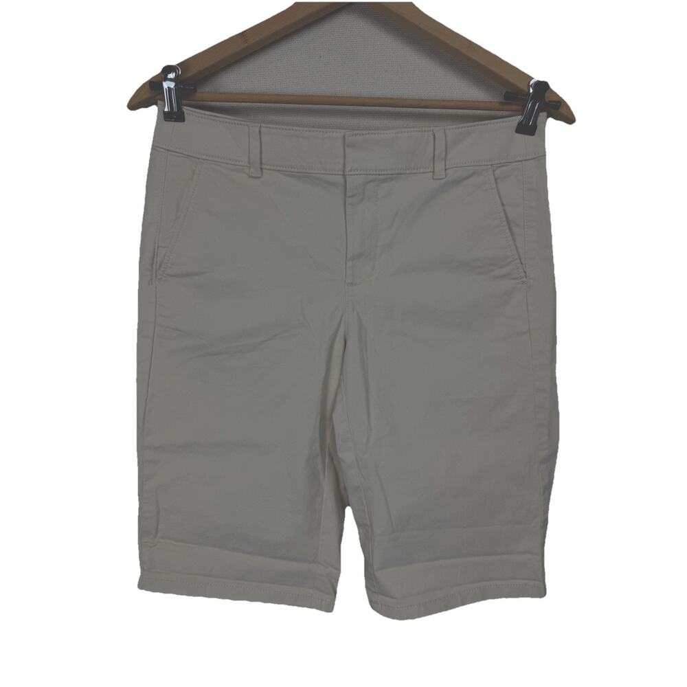 Loft Women's Bermuda Shorts Chino Size 4 Light Tan Classic Spring Summer NWT